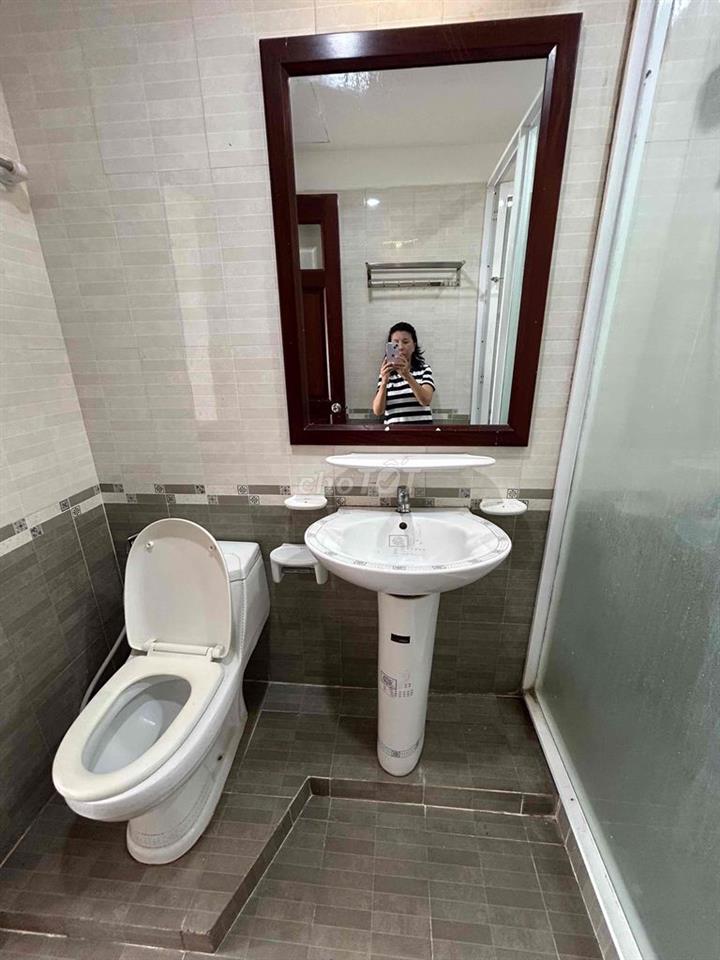 Chính chủ Cho thuê căn hộ đẹp khu quận 10,  2PN 2WC