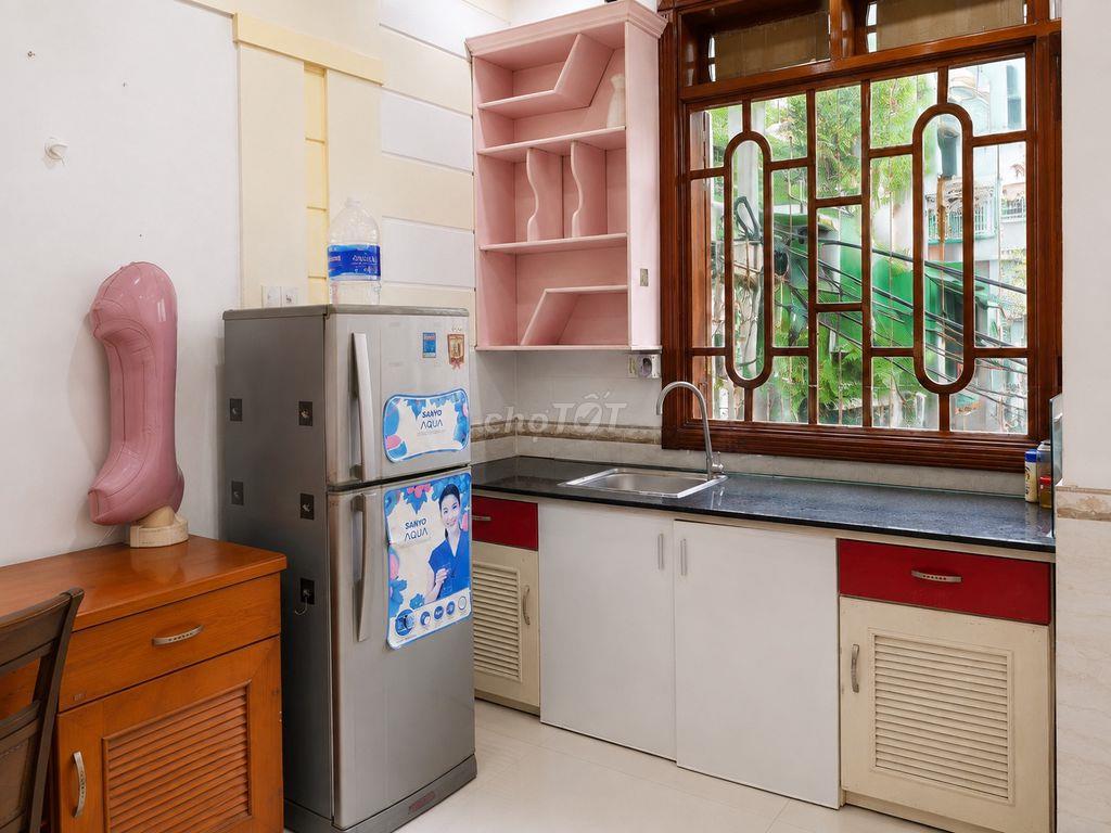CĂN HỘ 40m² tại Âu Cơ  Bếp riêng, ban công, bồn tắm nằm massage