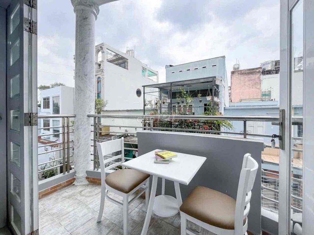 CHO THUÊ CĂN HỘ FULL NỘI THẤT, CÓ BAN CÔNG, PHÒNG ĐẸP, Ở NGAY