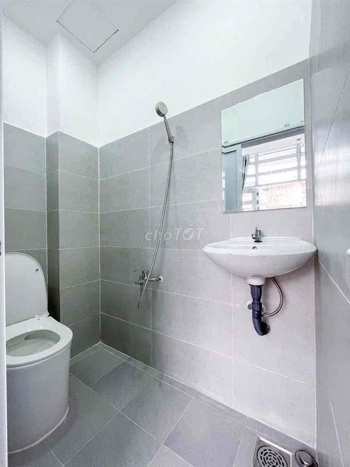 CHO THUÊ CĂN HỘ FULL NỘI THẤT, CÓ BAN CÔNG, PHÒNG ĐẸP, Ở NGAY