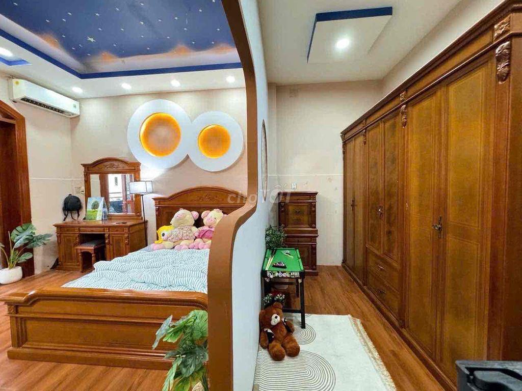 CHO THUÊ CĂN HỘ FULL NỘI THẤT, PHÒNG CÓ BAN CÔNG, Ở NGAY