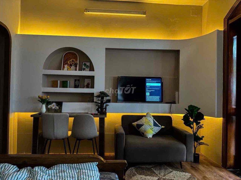 CHO THUÊ CĂN HỘ FULL NỘI THẤT, PHÒNG CÓ BAN CÔNG, Ở NGAY