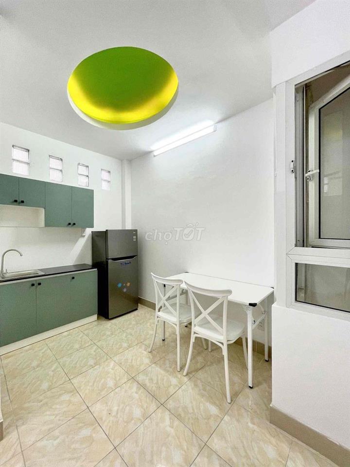 CHO THUÊ CĂN HỘ FULL NỘI THẤT, CỬA SỔ GIẾNG TRỜI, PHÒNG ĐẸP, Ở NGAY