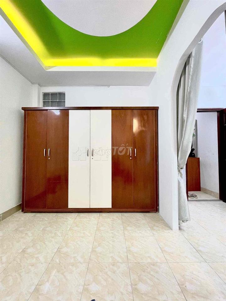 CHO THUÊ CĂN HỘ FULL NỘI THẤT, CỬA SỔ GIẾNG TRỜI, PHÒNG ĐẸP, Ở NGAY