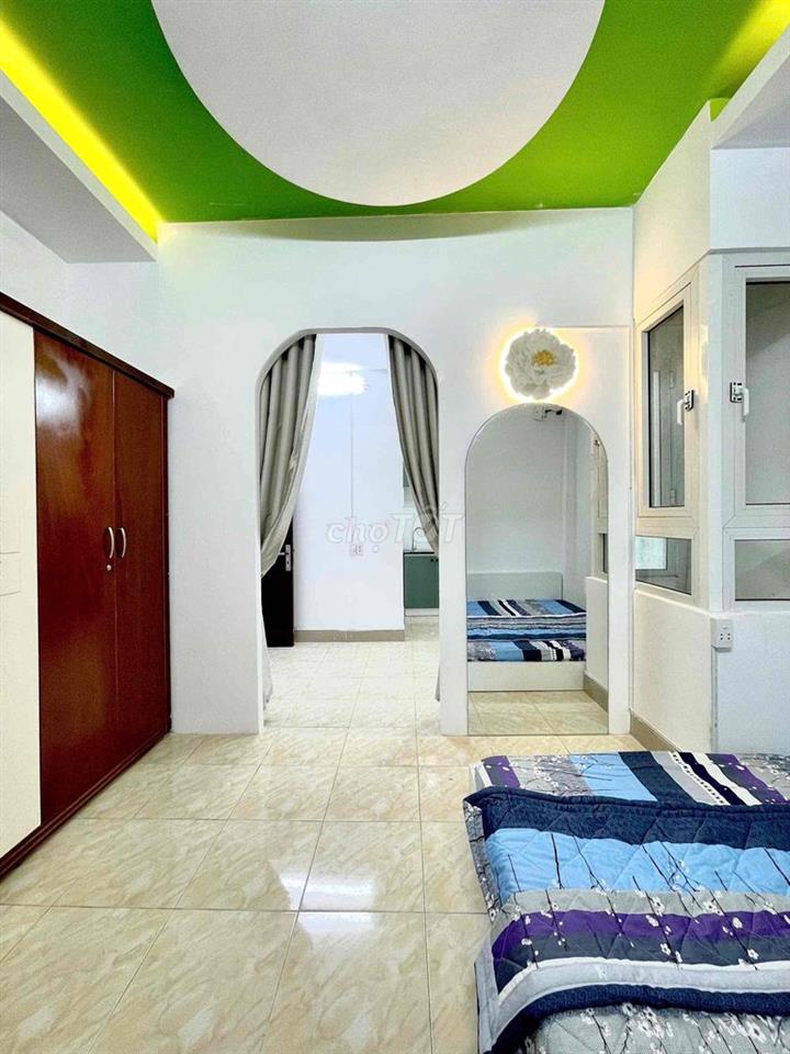 CHO THUÊ CĂN HỘ FULL NỘI THẤT, CỬA SỔ GIẾNG TRỜI, PHÒNG ĐẸP, Ở NGAY