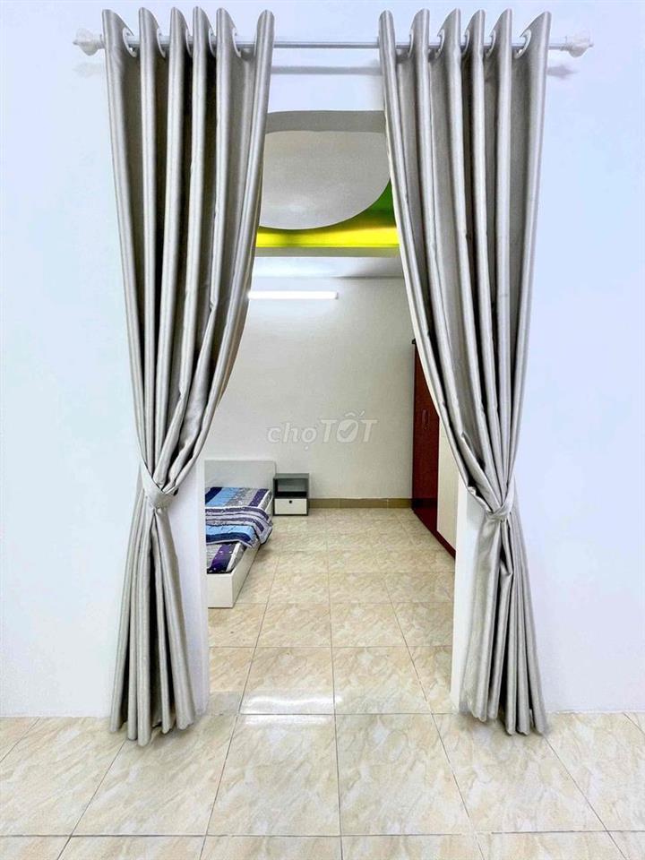 CHO THUÊ CĂN HỘ FULL NỘI THẤT, CỬA SỔ GIẾNG TRỜI, PHÒNG ĐẸP, Ở NGAY