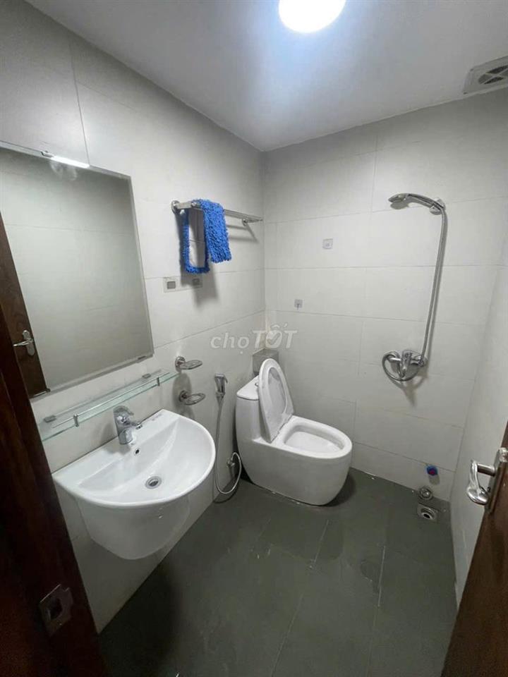 Cho thuê chung cư Hoa Sen, Lạc Long Quân- 3Pn, sẵn NT, giá 14tr/th
