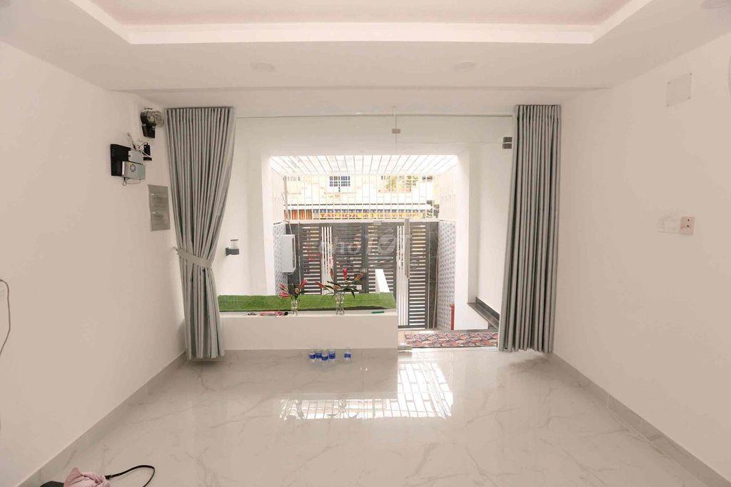 Trống Sẳn Mặt bằng kinh doanh có 1pn riêng🏡