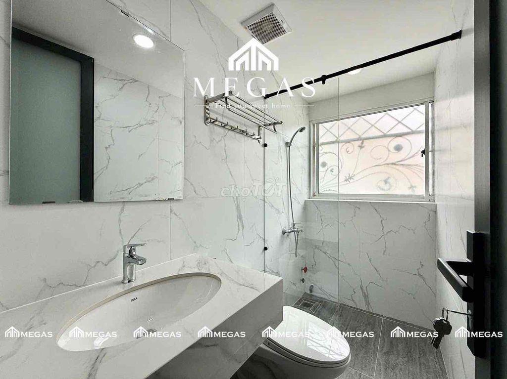 CHO THUÊ CĂN HỘ BAN CÔNG SIÊU ĐẸP Ở BẾN VÂN ĐỒN QUẬN 4 MỚI 100% GIÁ RẺ