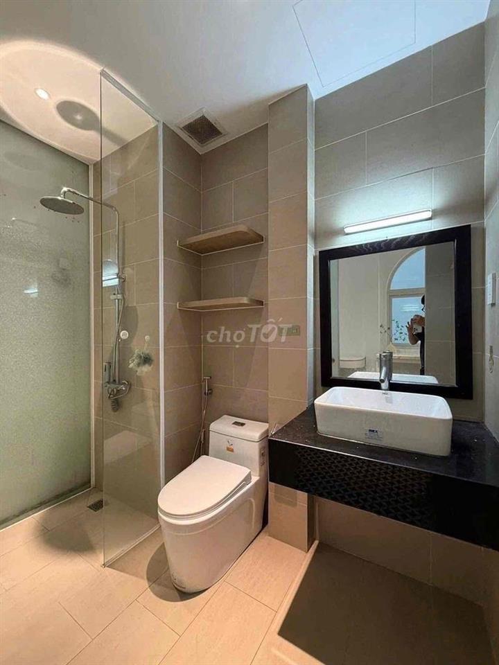 CHO THUÊ CĂN HỘ STUDIO BAN CÔNG SIÊU ĐẸP NGAY VÒNG XOAY DÂN CHỦ GIÁ RẺ