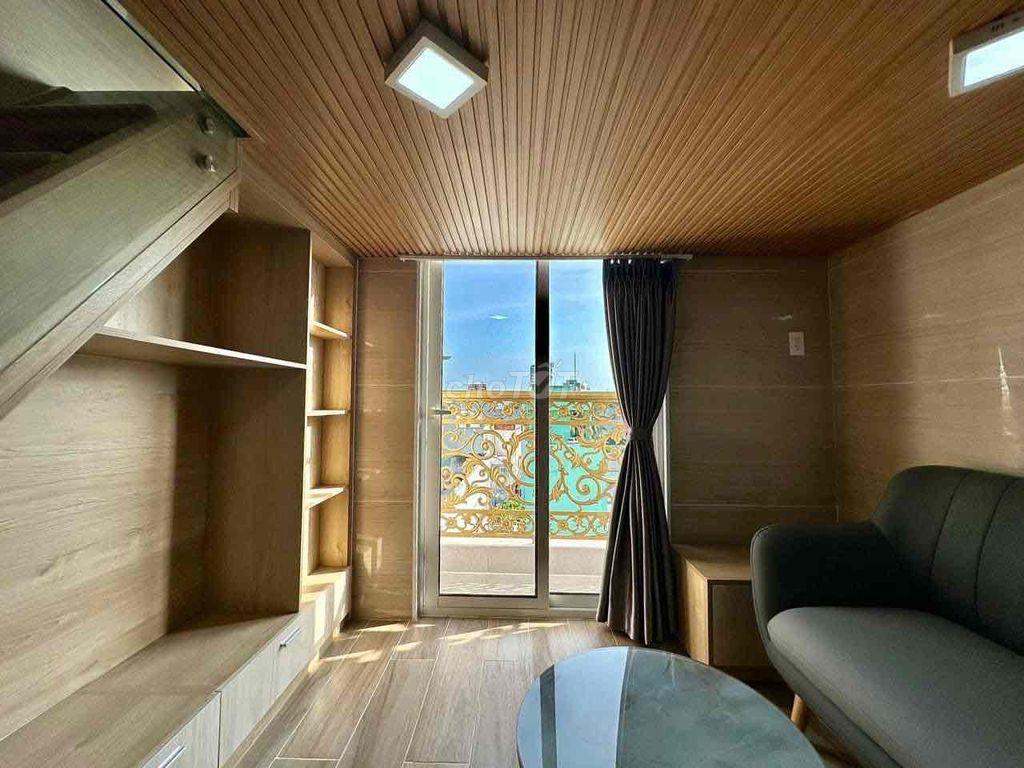 DUPLEX BAN CÔNG NỘI THẤT CAO CẤP SÁT BÊN CẦU PHẠM VĂN CHÍ