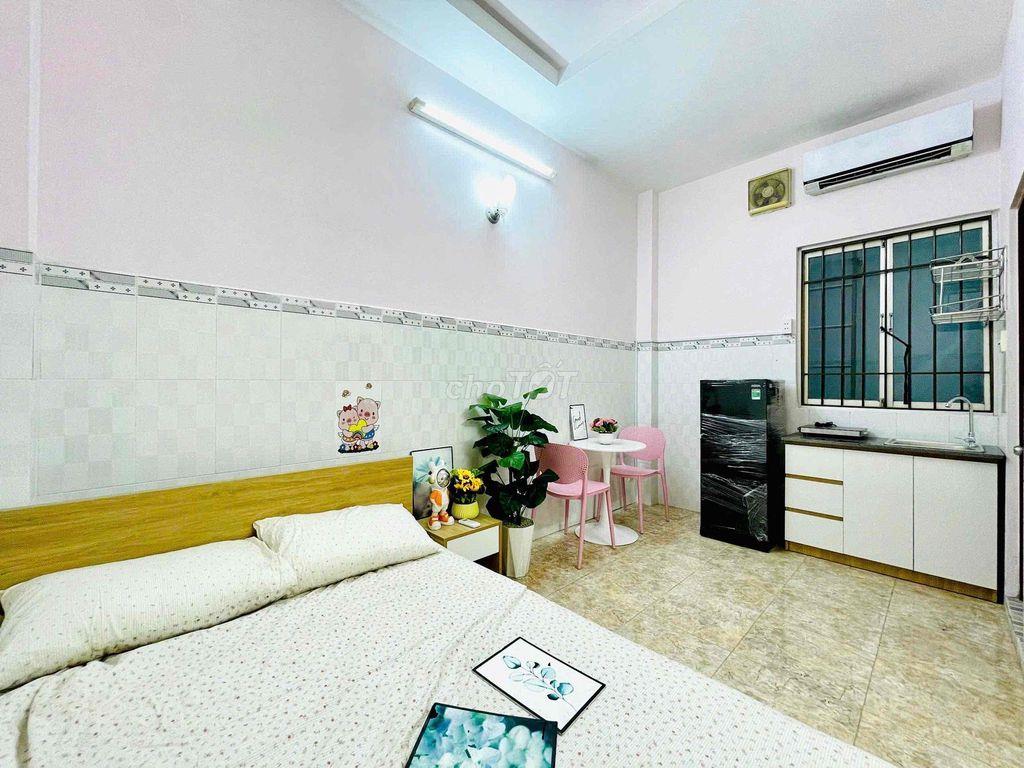 STUDIO FULL NỘI THẤT CÓ CỬA SỔ TRỜI THOÁNG