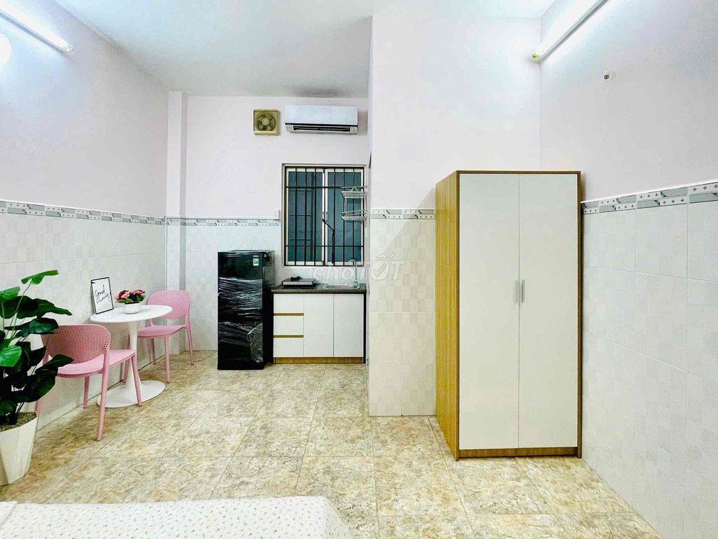 STUDIO FULL NỘI THẤT CÓ CỬA SỔ TRỜI THOÁNG