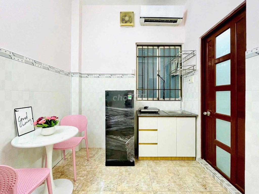 STUDIO FULL NỘI THẤT CÓ CỬA SỔ TRỜI THOÁNG