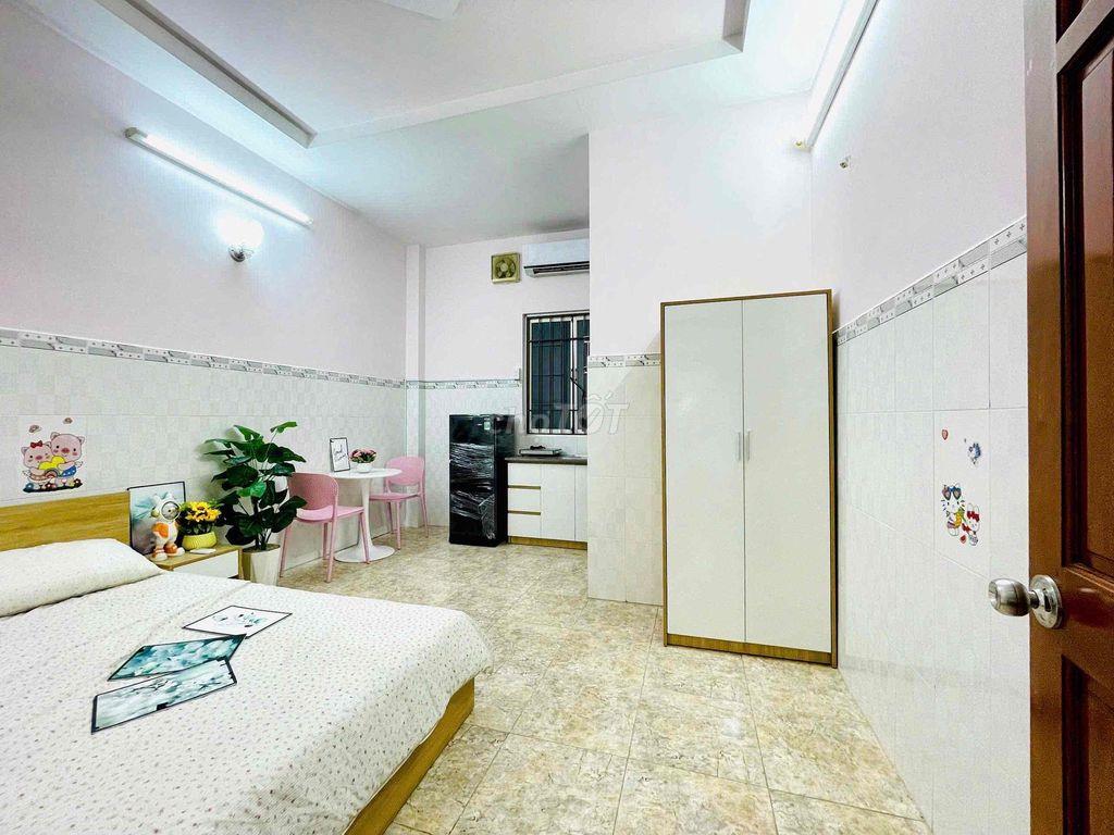 STUDIO FULL NỘI THẤT CÓ CỬA SỔ TRỜI THOÁNG