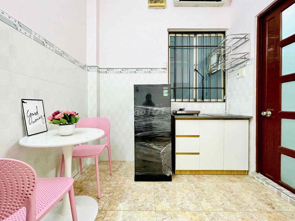 STUDIO FULL NỘI THẤT CÓ CỬA SỔ TRỜI THOÁNG