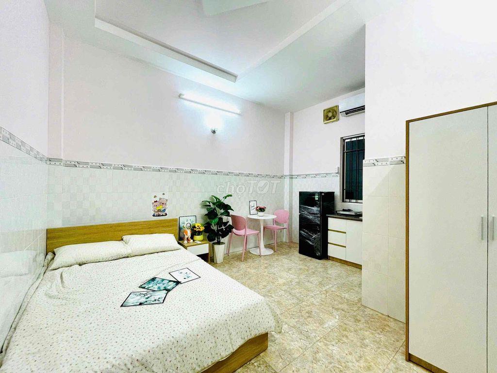 STUDIO FULL NỘI THẤT CÓ CỬA SỔ TRỜI THOÁNG