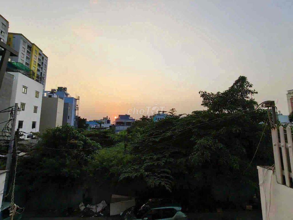 STUDIO ban công FULL nội thất gần vòng xoay PHÚ LÂM