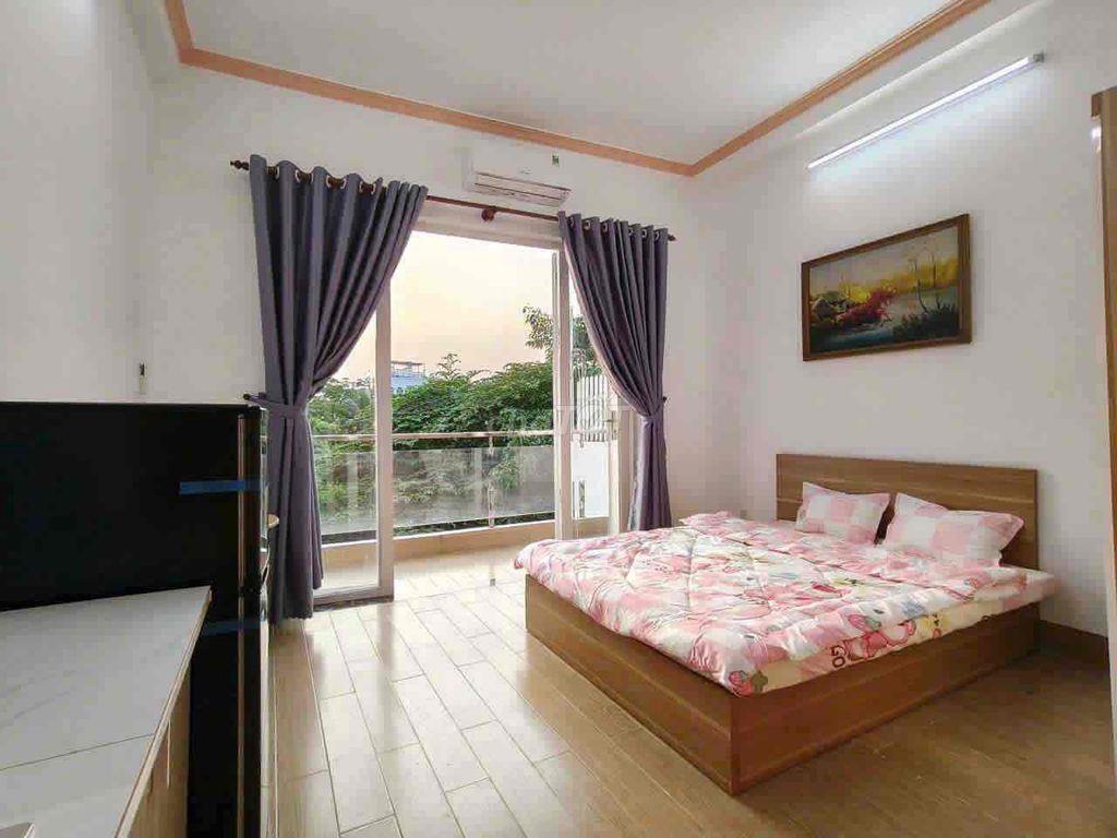 STUDIO ban công FULL nội thất gần vòng xoay PHÚ LÂM