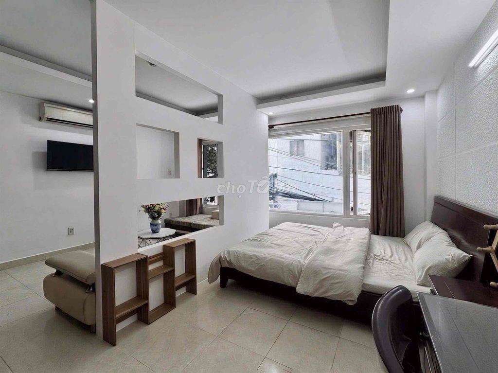 CĂN HỘ 1PN 1PK TÁCH BẾP CỬA SỔ TRỜI NGAY SÂN BAY TSN
