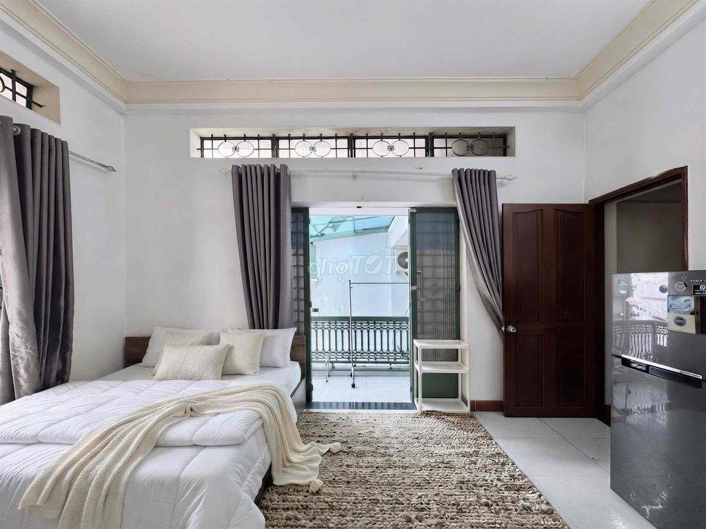 Căn hộ studio full nội thất ban công cực rộng ngay sân bay TSN