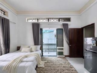 Căn hộ studio full nội thất ban công cực rộng ngay sân bay TSN