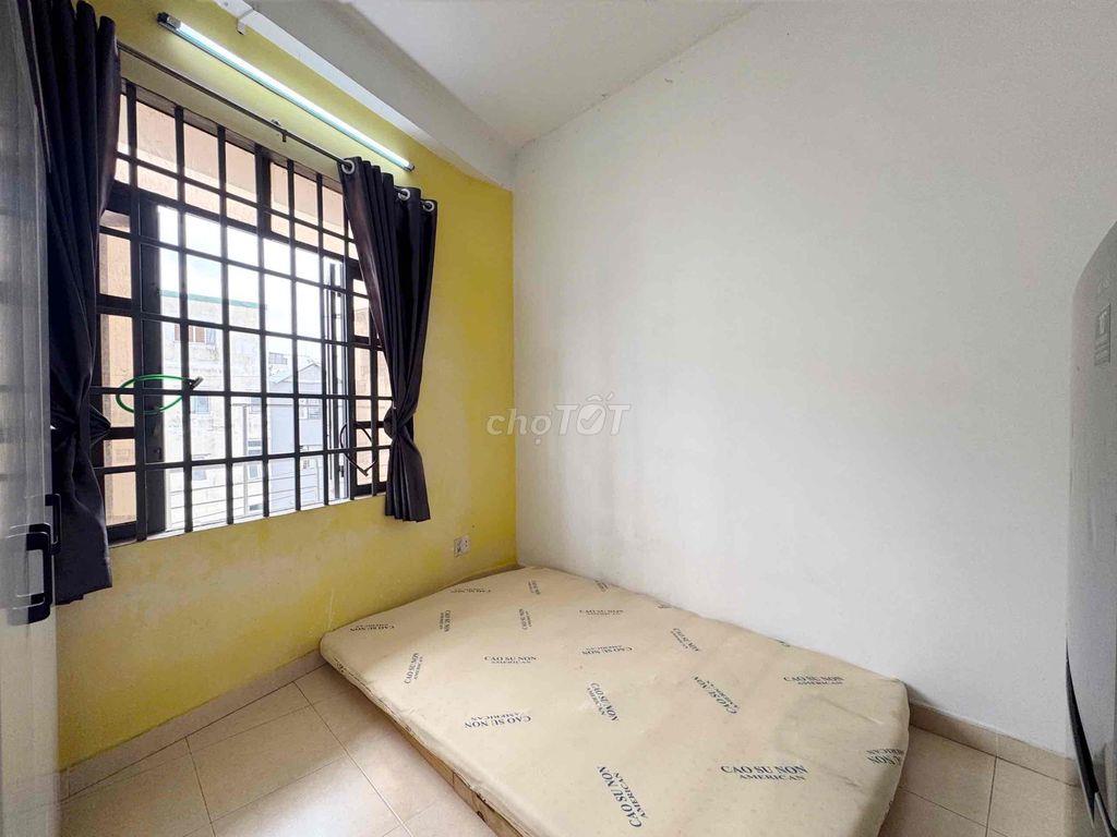 Căn hộ studio full nội thất cửa sổ trời lớn ngay TT Q10