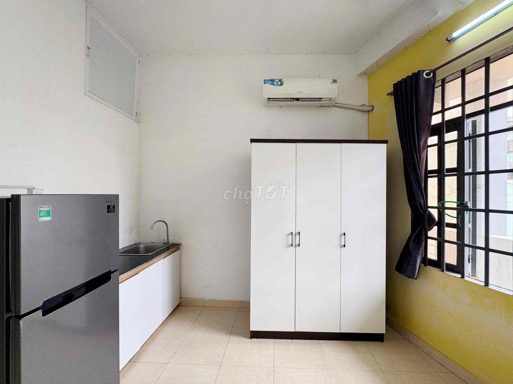 Căn hộ studio full nội thất cửa sổ trời lớn ngay TT Q10