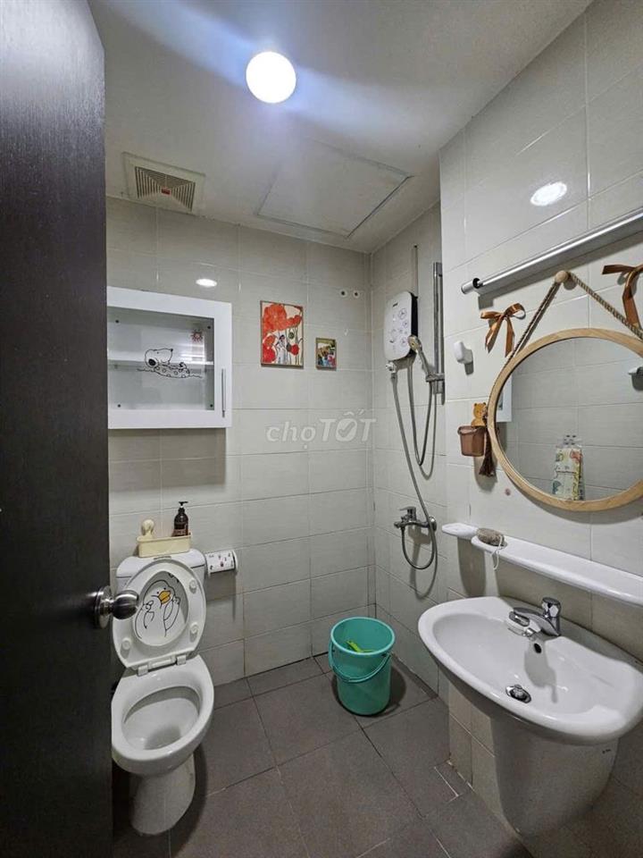 Căn 2p ngủ-77m2,nội thất,giá 11tr/th -C/c Hoa sen- lạc Long Quân