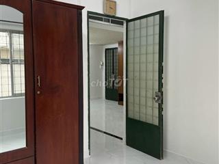  Chung cư Thái Phiên, BÌnh THới(Q11): căn 3p ngủ, nội thất, 9.5tr/th