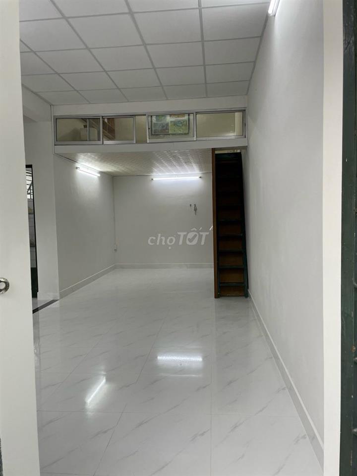  Chung cư Thái Phiên, BÌnh THới(Q11): căn 3p ngủ, nội thất, 9.5tr/th