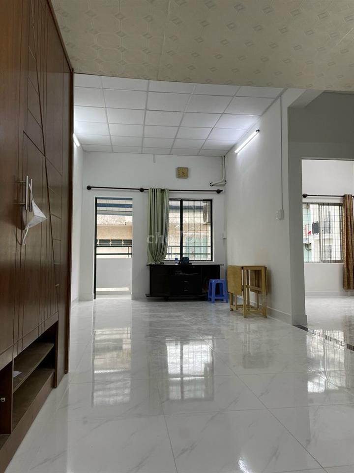  Chung cư Thái Phiên, BÌnh THới(Q11): căn 3p ngủ, nội thất, 9.5tr/th