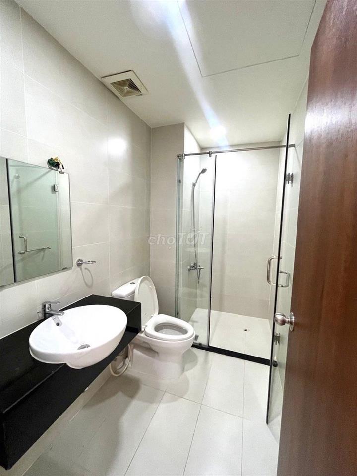 Chung cư Hoa Sen. Lạc Long Quân giá 15tr căn 3p ngủ sẵn nội thất