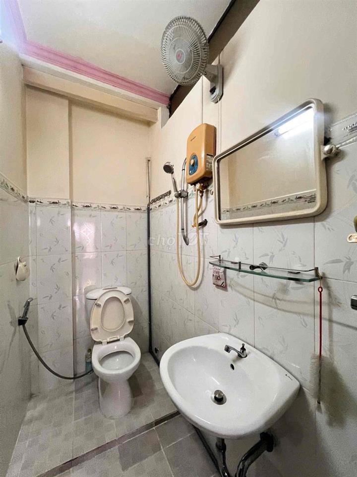 3 TẦNG - HẺM XE TẢI ngay VX LÊ ĐẠI HÀNH chỉ 6.2 TỶ  - GIÁ TỐT KHU VỰC