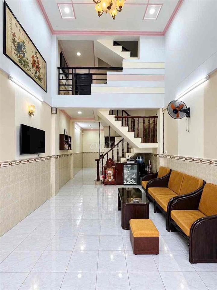 6.2TỶ MÀ CÓ NHÀ 3 TẦNG HẺM NHỰA XE TẢI gần VX LÊ ĐẠI HÀNH, LỮ GIA