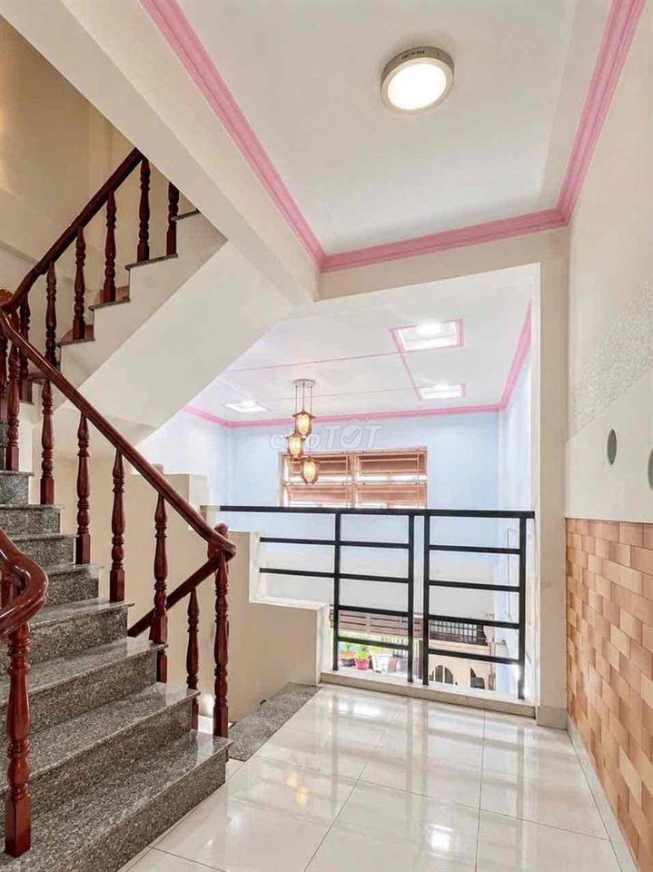 6.2TỶ MÀ CÓ NHÀ 3 TẦNG HẺM NHỰA XE TẢI gần VX LÊ ĐẠI HÀNH, LỮ GIA