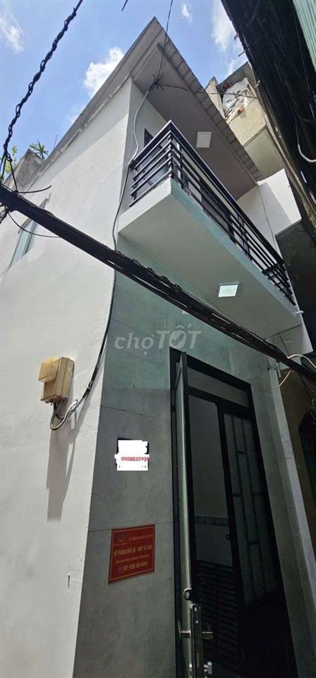 chỉ 1 tỷ 820 có nhà ngay vòng xoay lê đại hành Q11