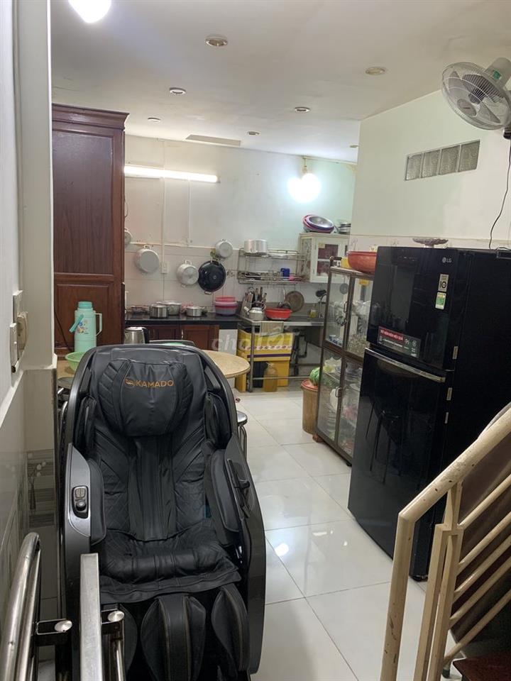 Bán nhà trung tâm Quận 11 , Sổ hồng riêng