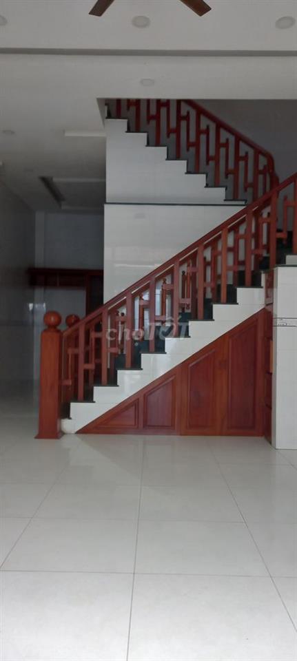 Nhà thuê lạc long quân 