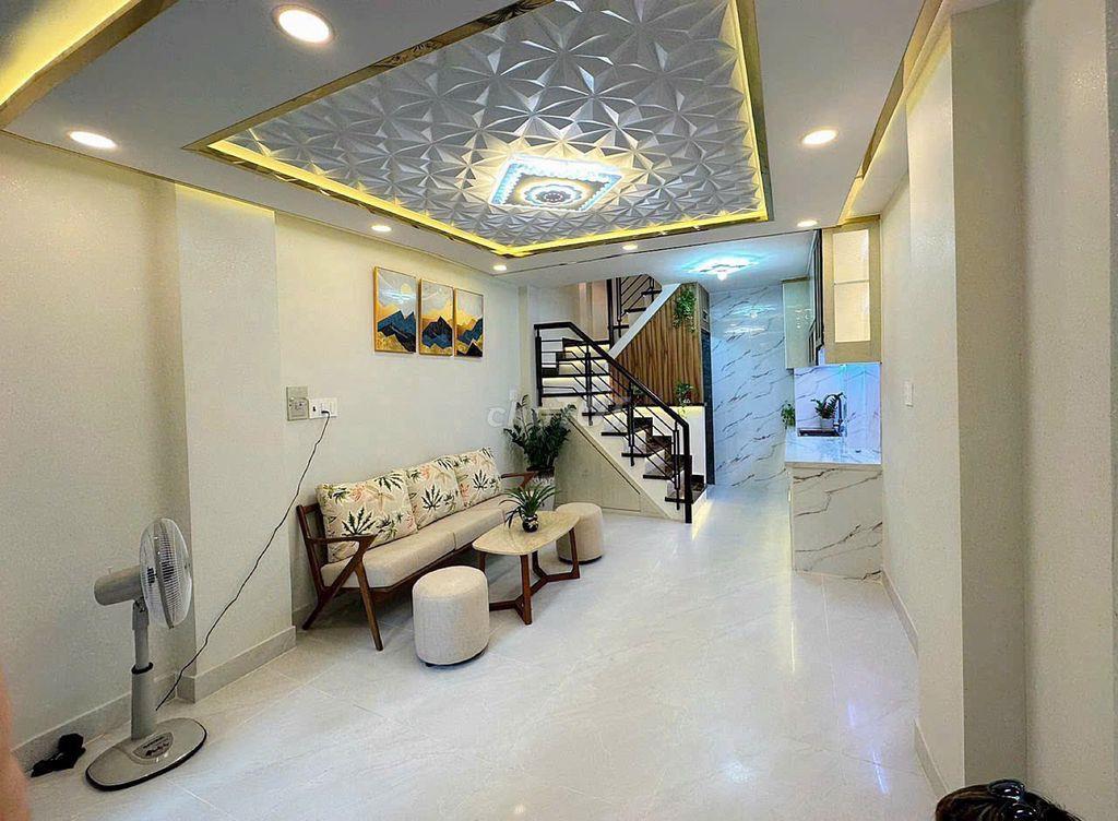 Cho thuê nhà nguyên căn mặt tiền ở Lạc Long Quân Phường 5 Quận 11