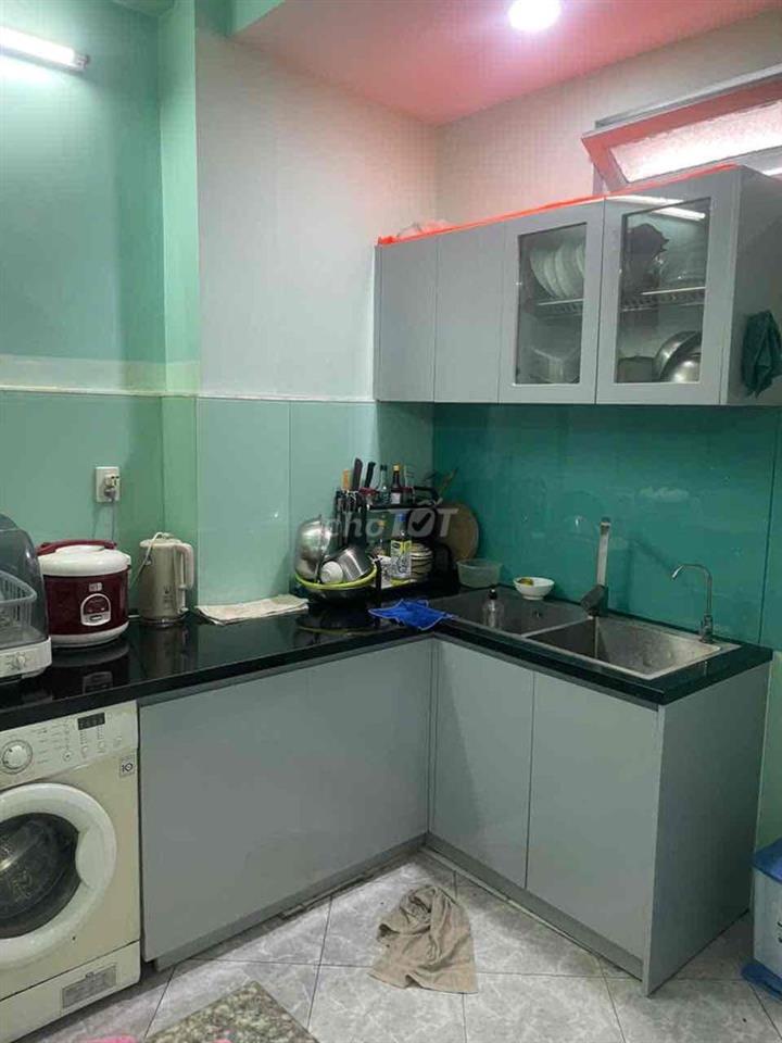 Bán nhà gần công viên Lê Thị Riêng, 50m2, 3 tầng, 3PN, nhỉnh 5 tỷ