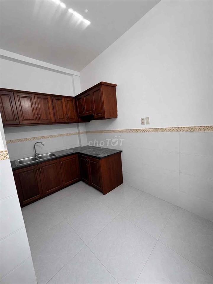 BÁN NHÀ BÀ HOM 2 TẦNG, SÁT CHỢ PHÚ LÂM, 30M2, 2PN, HẺM AN NINH, RỘNG