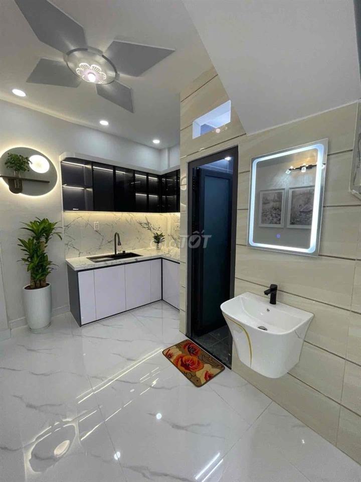 Bán nhà Minh Phụng, 1 trệt 2 lầu ST, 40m2, 4PN, ngay bùng binh Cây Gõ