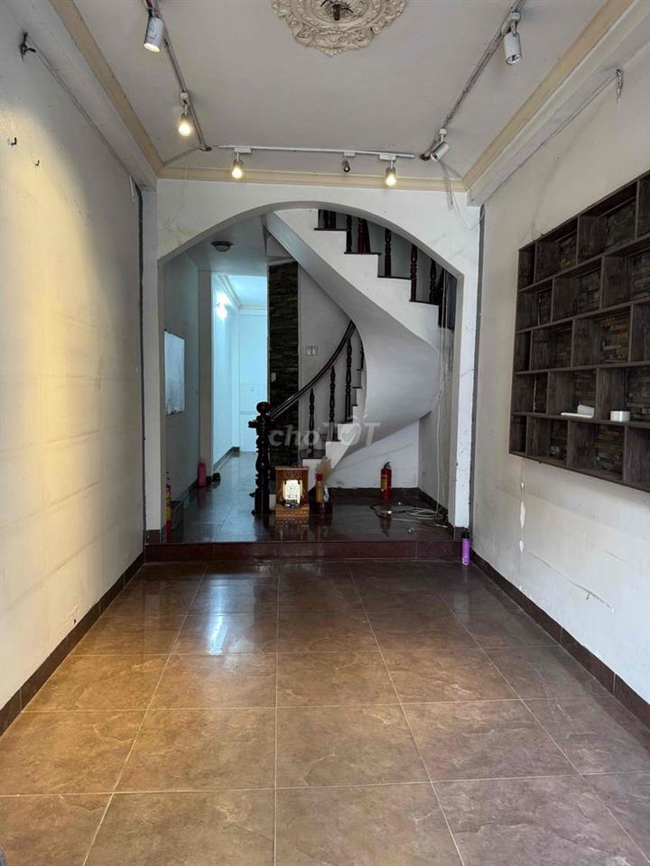 Nhà đẹp CMT8, 45m2, Xe hơi tới cửa, 1 trệt 3 lầu, 5PN, giá 11,9 tỷ TL