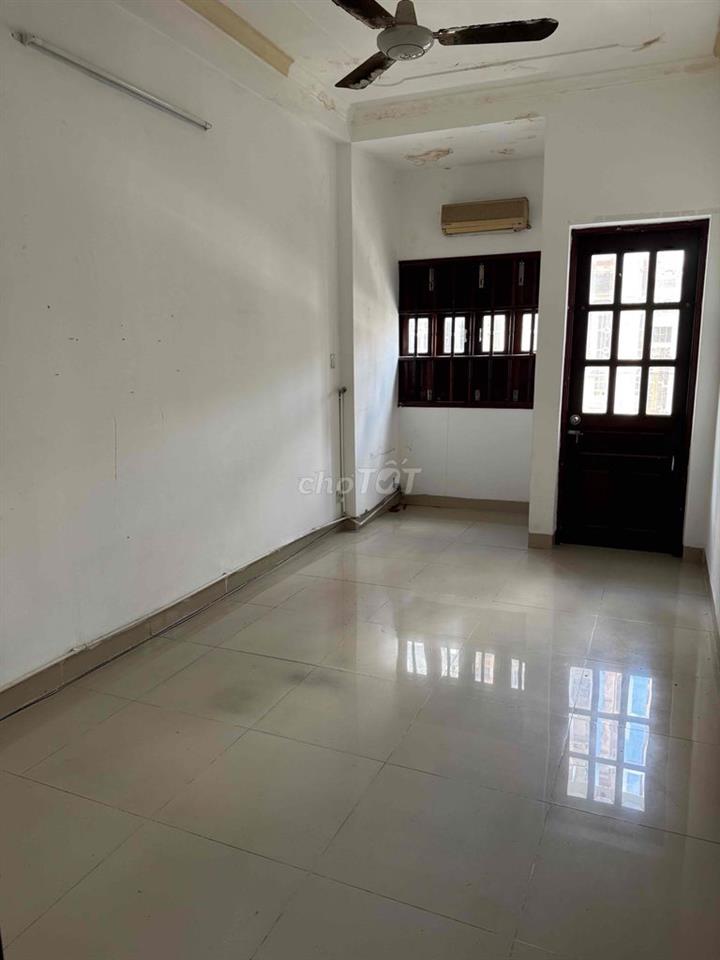 Nhà đẹp CMT8, 45m2, Xe hơi tới cửa, 1 trệt 3 lầu, 5PN, giá 11,9 tỷ TL