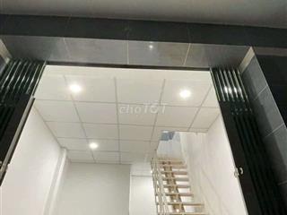 Nhà 1 lầu ngay Ngã tư đường Mã Lò và Hương Lộ 2 Bệnh Viện Bình Tân