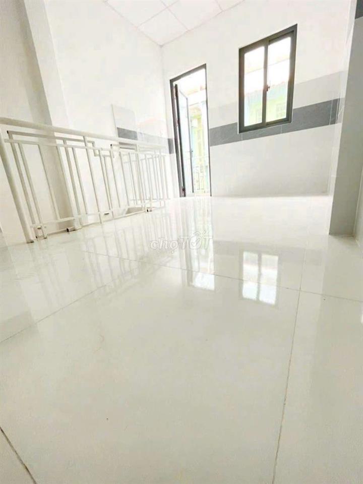 Nhà 1 lầu ngay Ngã tư đường Mã Lò và Hương Lộ 2 Bệnh Viện Bình Tân