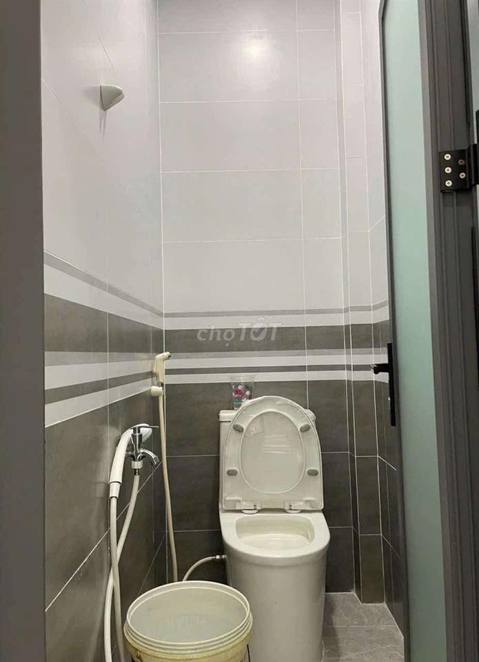 Nhà 1 lầu ngay Ngã tư đường Mã Lò và Hương Lộ 2 Bệnh Viện Bình Tân