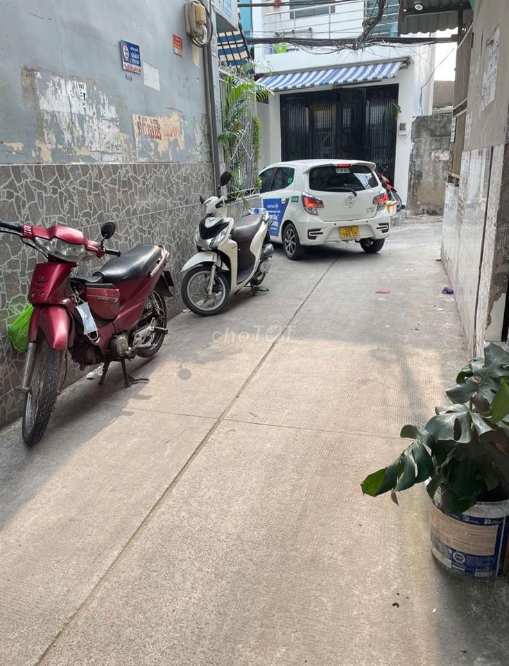 Nhà 3 tầng Ngay Ngã tư Lạc Long Quân Âu Cơ