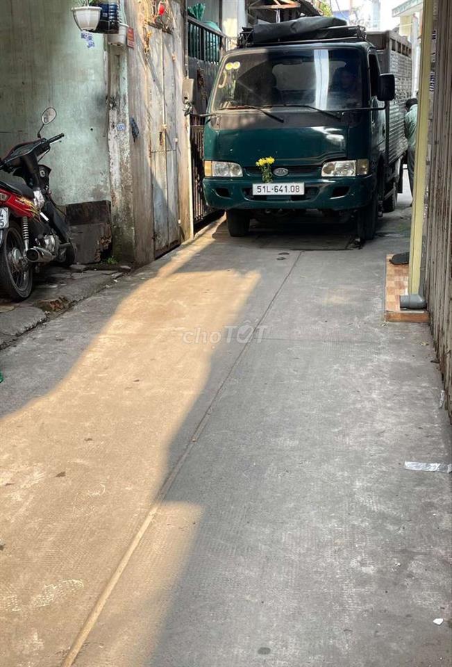 Nhà 3 tầng Ngay Ngã tư Lạc Long Quân Âu Cơ